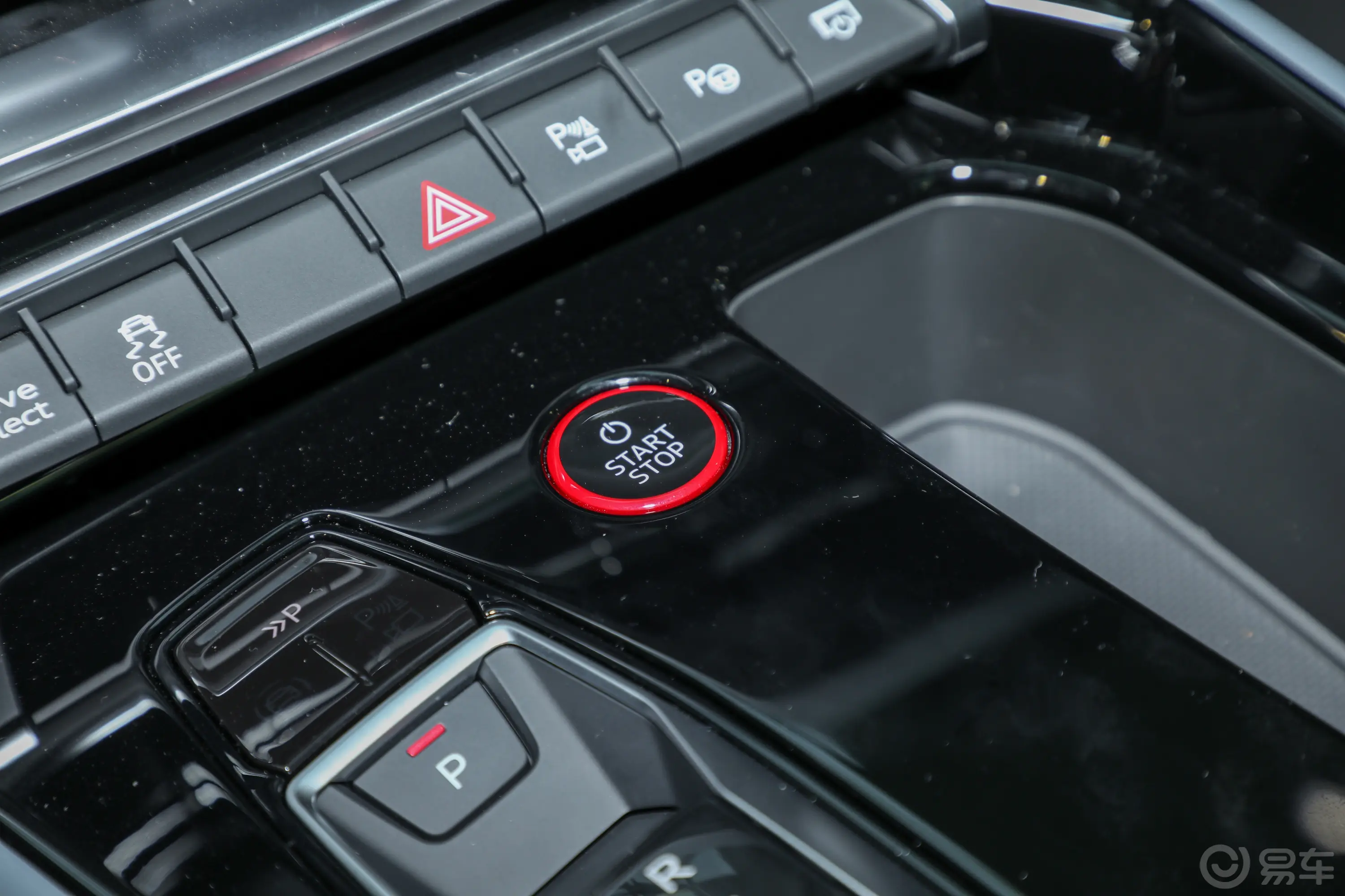 奥迪e-tron GT480km 标准型钥匙孔或一键启动按键