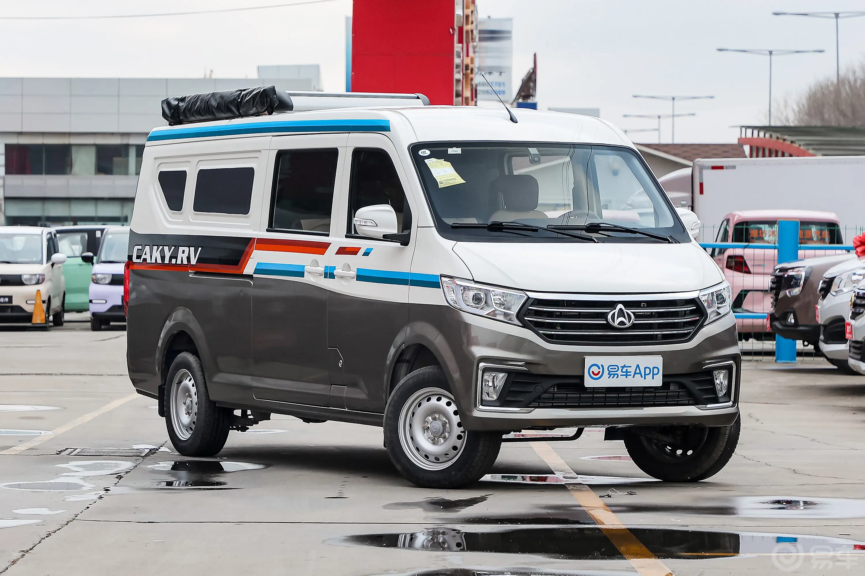 跨越星V7露营车 1.6L 标准型 5座侧前45度车头向右水平