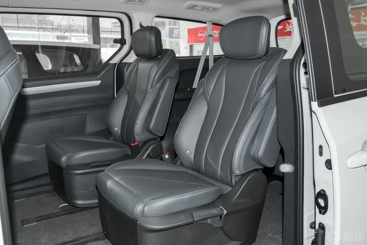 大通G10改款 2.0L 手动多功能版 汽油 7座后排座椅