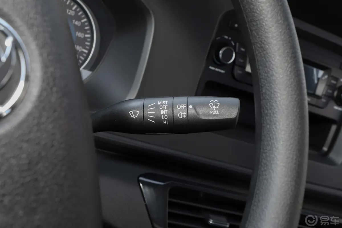 东风小康D72PLUS改款 2.0L LV0主驾驶位