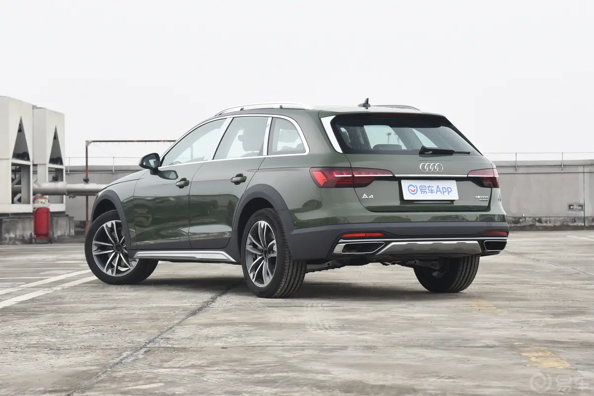 奥迪A4(进口)allroad quattro侧后45度车头向左水平