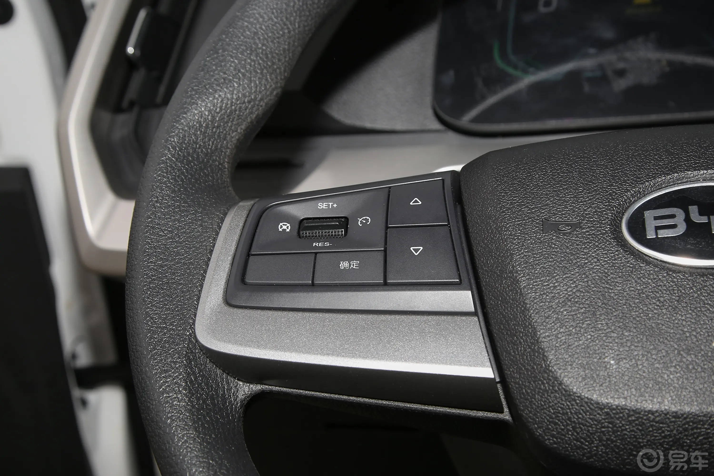 比亚迪T5DM 1.5T 厢式车财富版左侧方向盘功能按键
