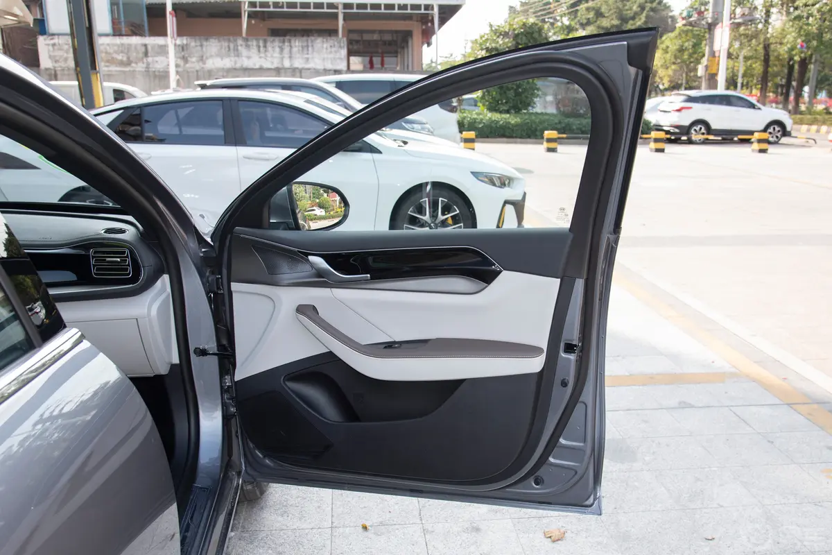 秦PLUS新能源EV 荣耀版 420km 领先型副驾驶员车门