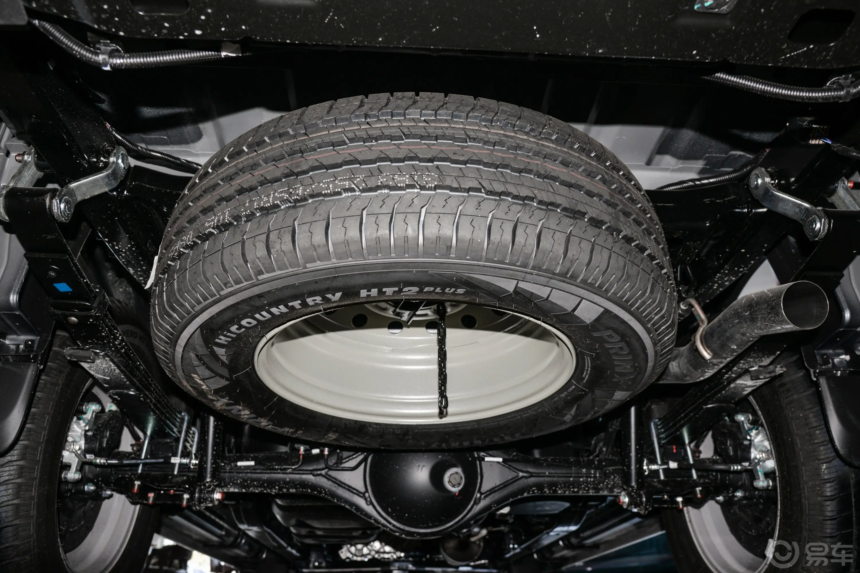 铃拓2.5T 自动四驱标轴旗舰版 柴油备胎