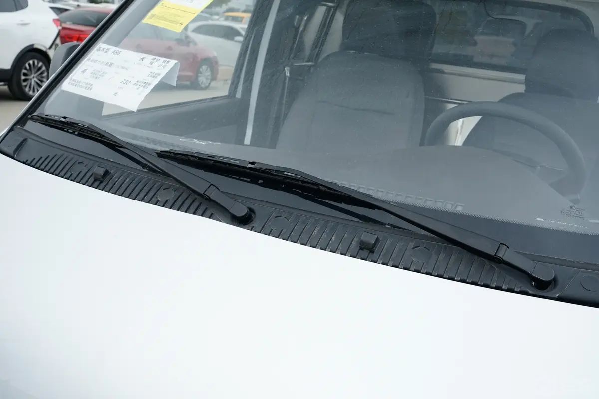 五菱荣光EV230km 封窗加长版基本型 2座雨刷器
