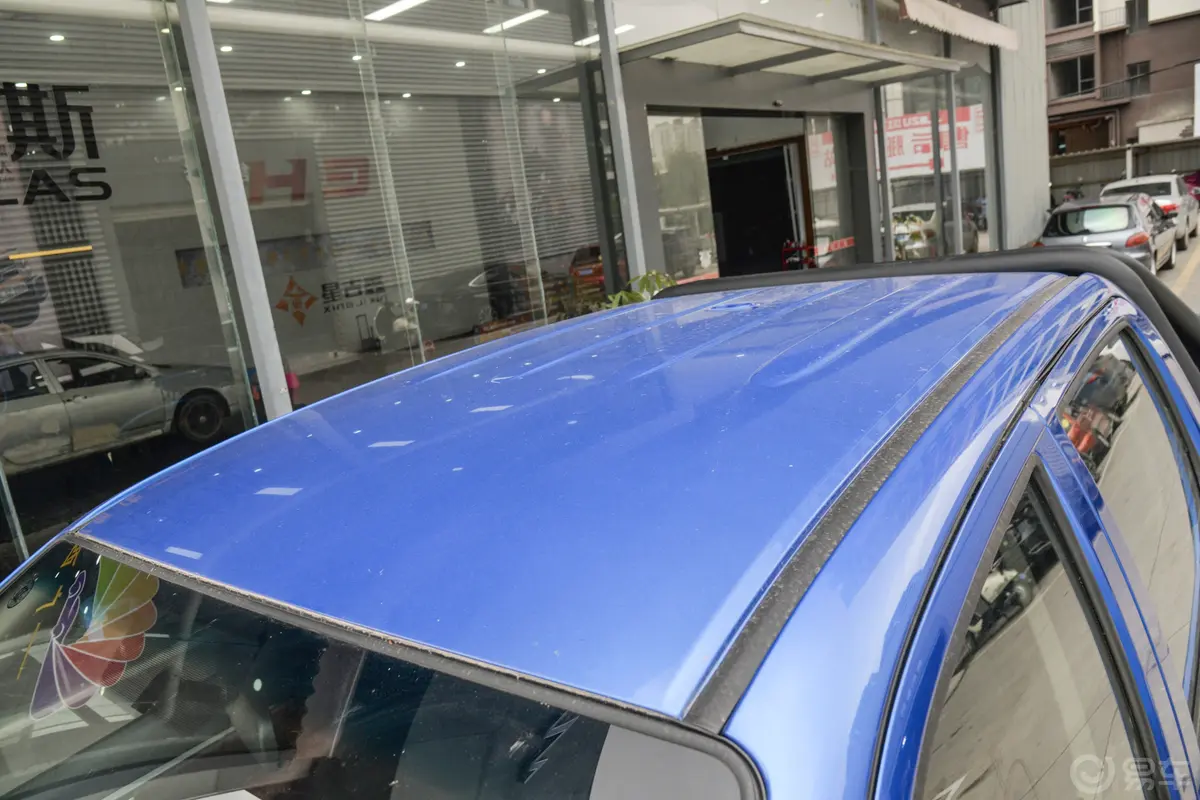 黄海·蛟龙2.8T 四驱平底货箱超值型 柴油天窗