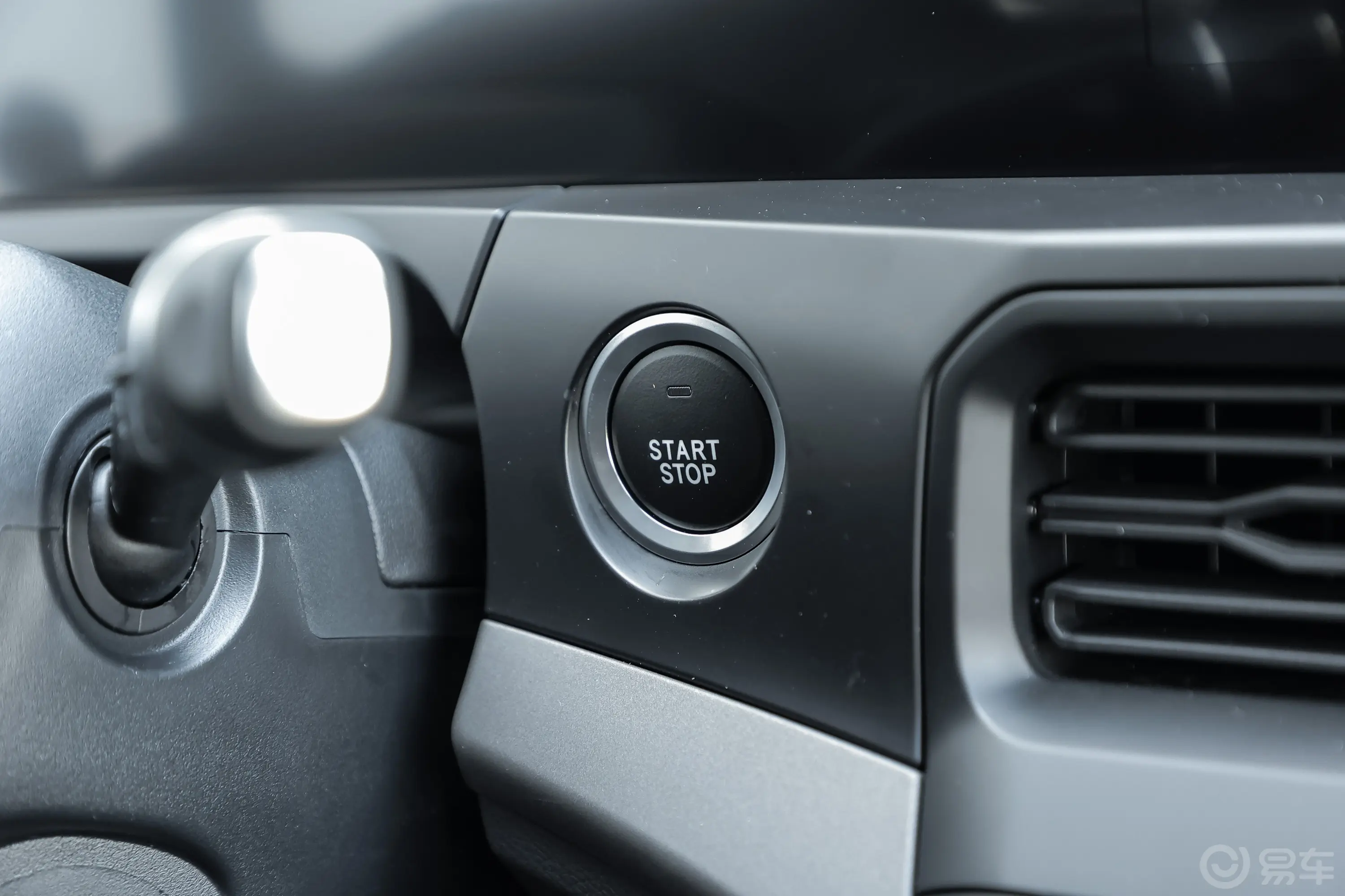 全顺2.0T 自动多功能商用车中轴低顶 5/6座 汽油钥匙孔或一键启动按键
