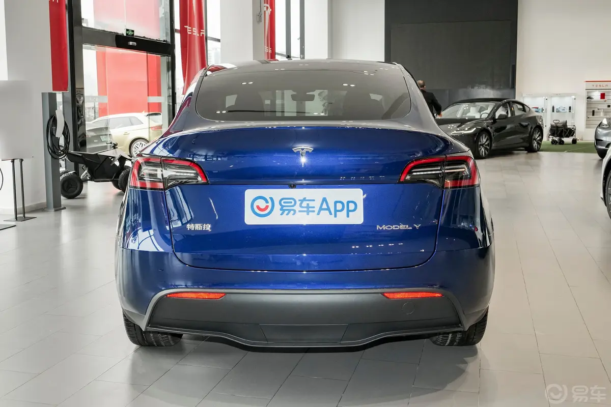 Model Y554km 后轮驱动版正后水平