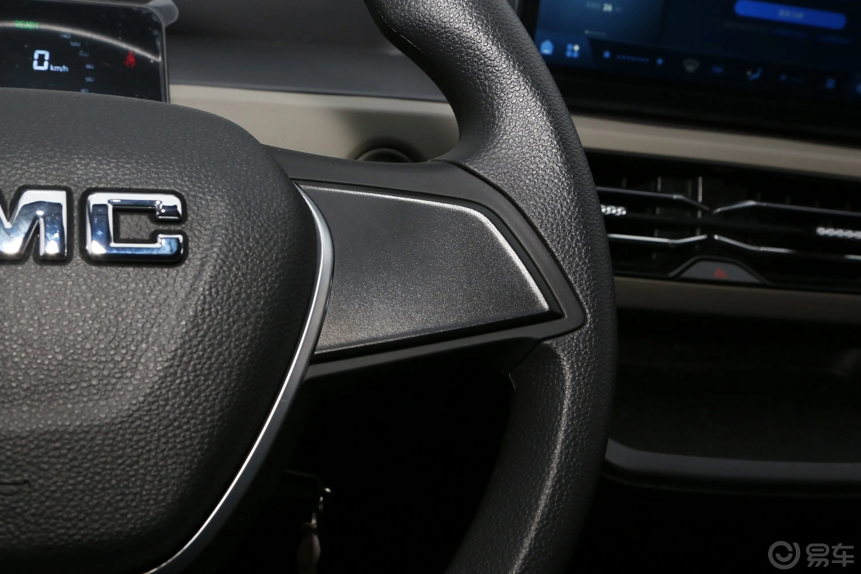E路顺V6305km 厢式车标准版右侧方向盘功能按键