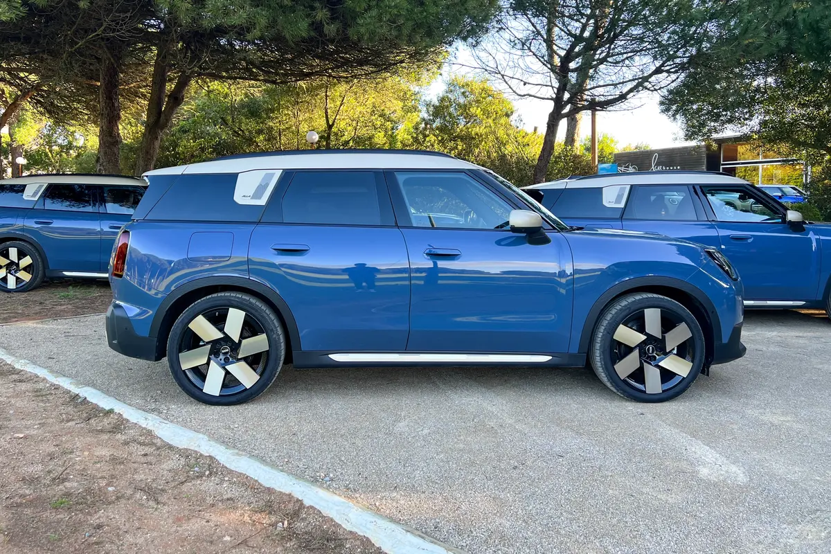 MINI COUNTRYMAN新能源SE ALL4外观