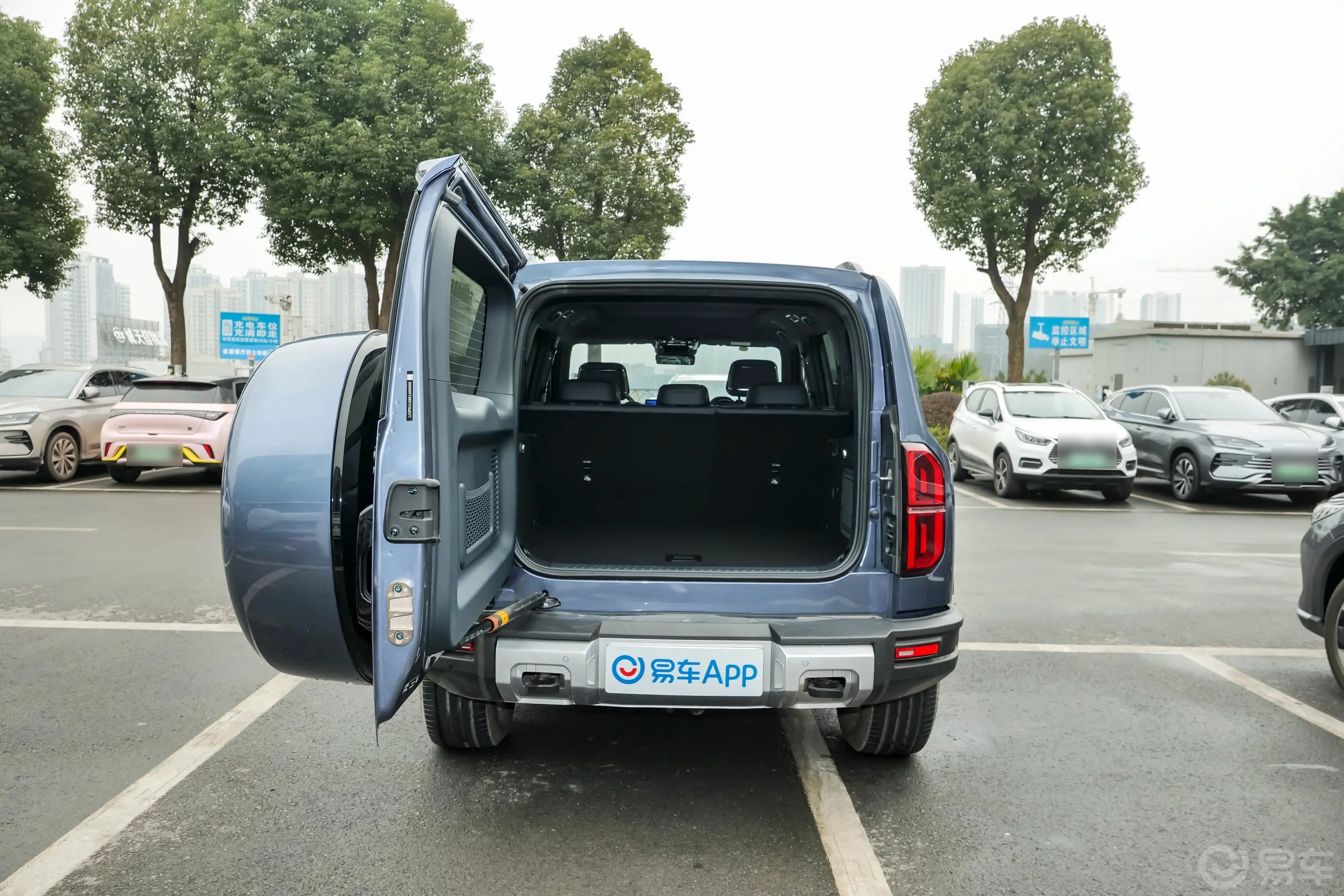 豹51.5T 125km 云辇旗舰版后备厢