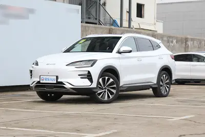 2024款 宋PLUS新能源 EV 荣耀版 605km 旗舰PLUS外观