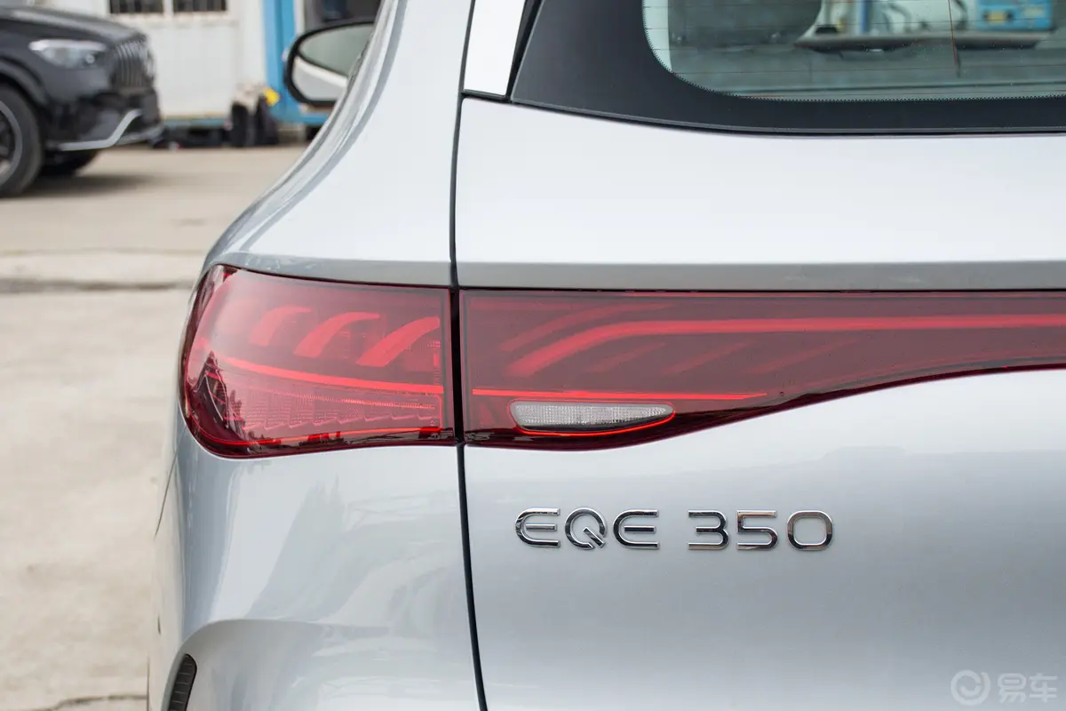 奔驰EQE SUV350 4MATIC 豪华版外观灯组