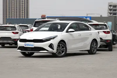 2024款 起亚K3 1.5L CVT豪华智享版外观