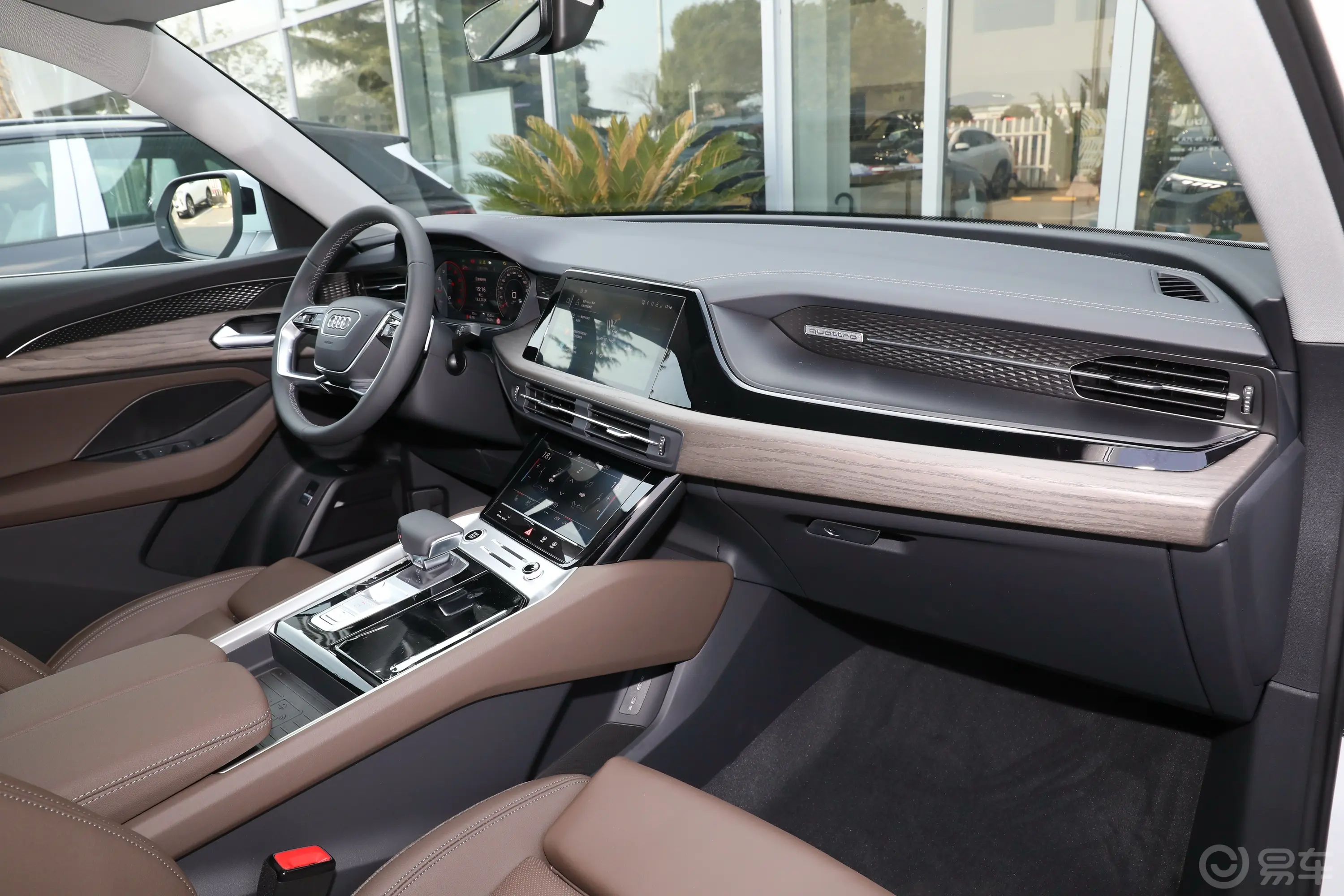 奥迪Q645 TFSI quattro 齐云型 羽林套装 7座内饰全景副驾方向