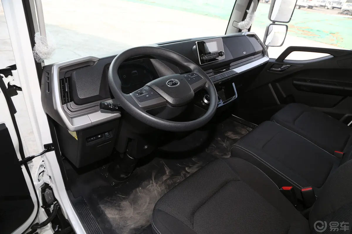 比亚迪T5EV 厢式车标准版驾驶位区域