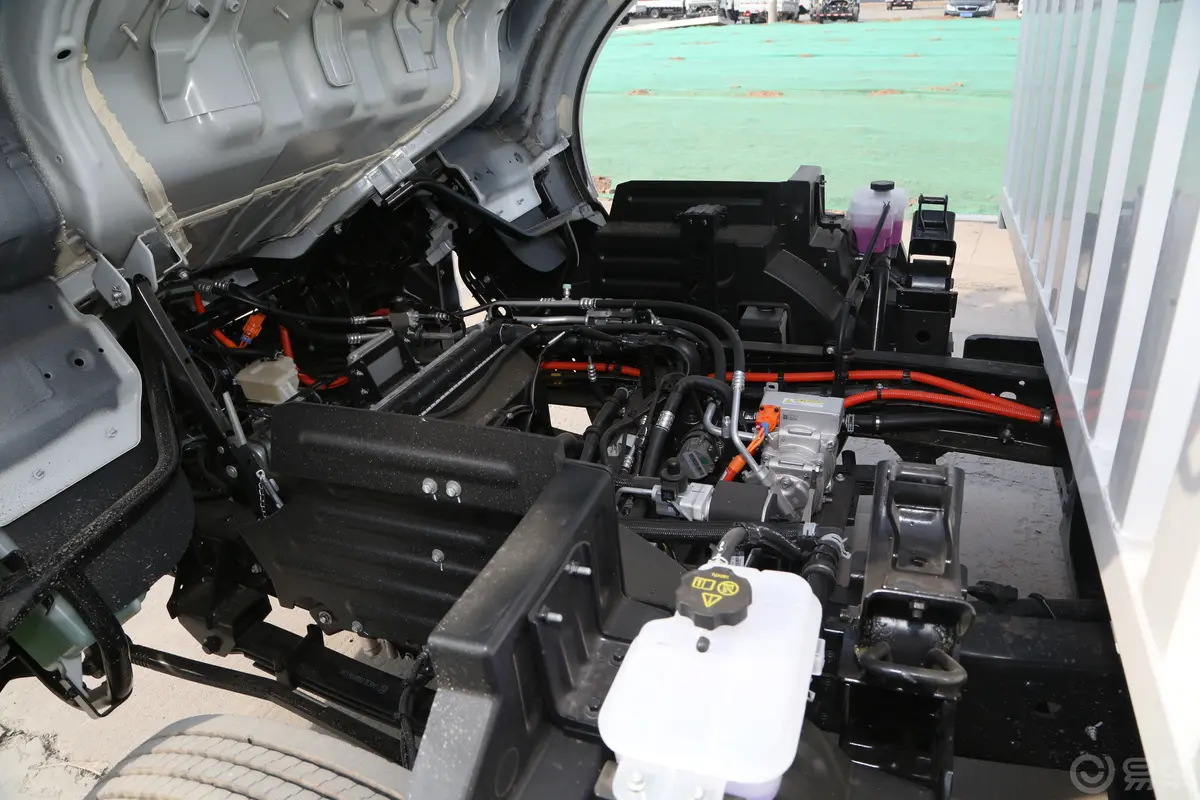 比亚迪T5EV 厢式车标准版动力底盘