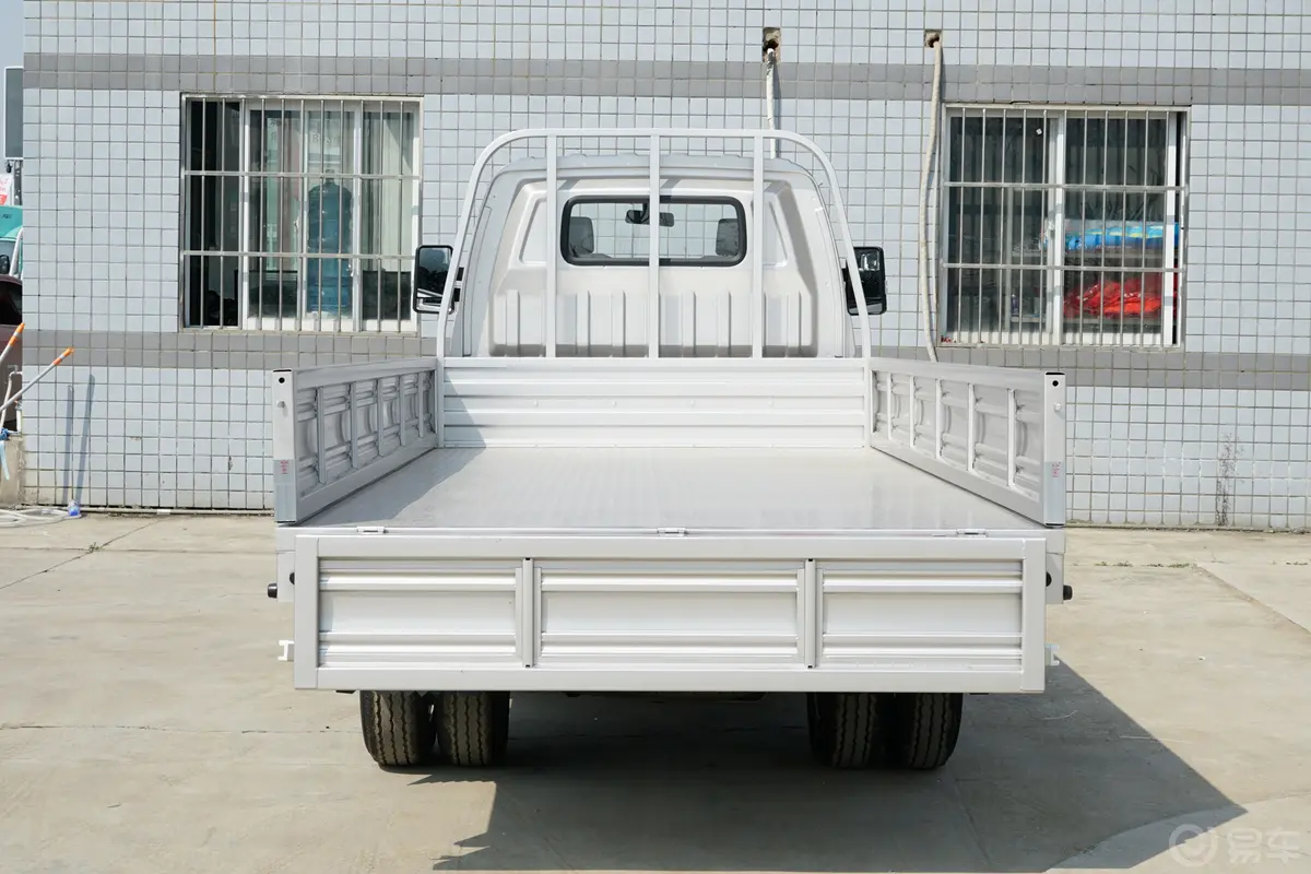 跨越王X7东安1.6L 3.7米栏板车单排双后轮豪华型 CNG后备厢