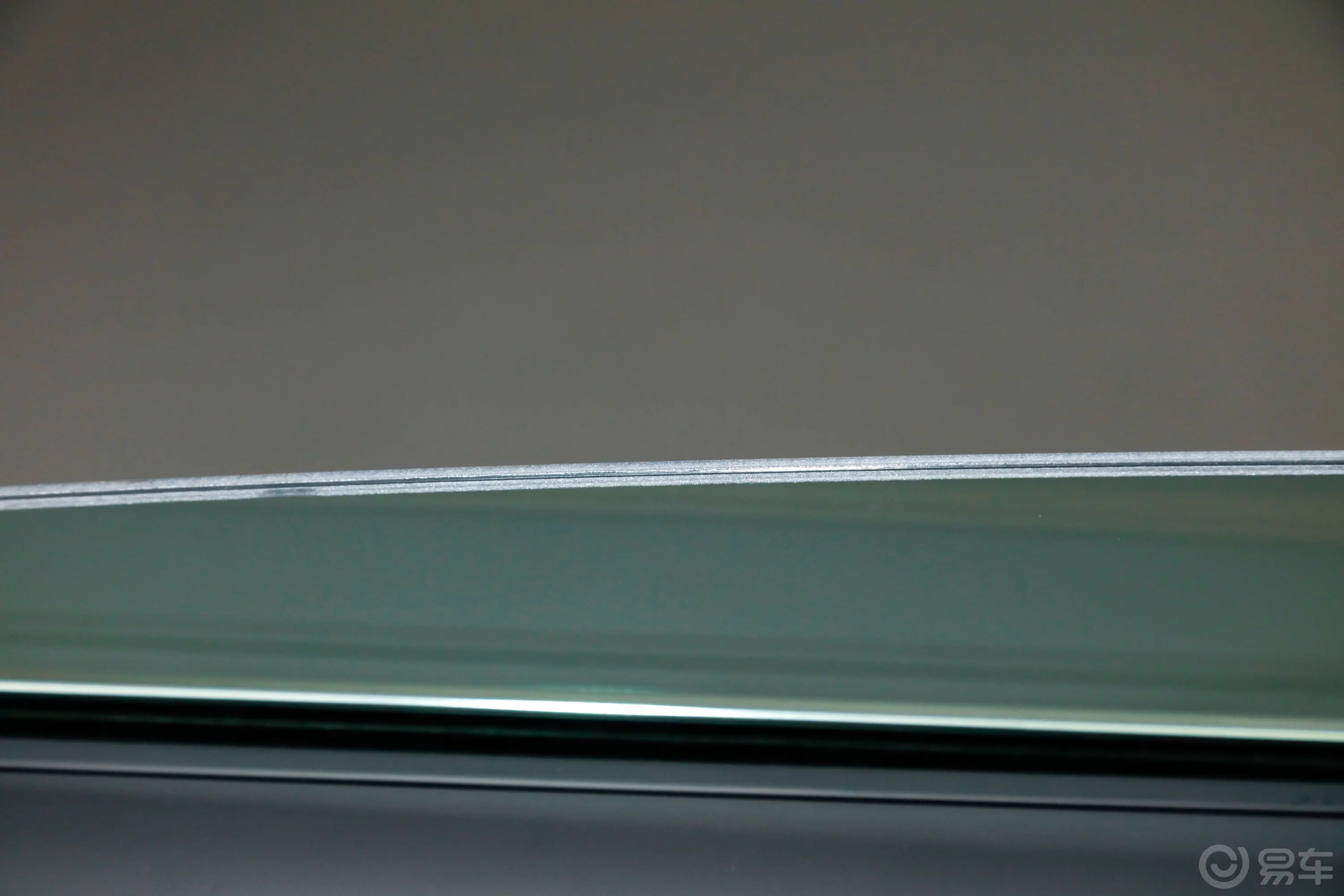 奥迪A8A8L Horch创始人版 60 TFSI后排玻璃材质特写