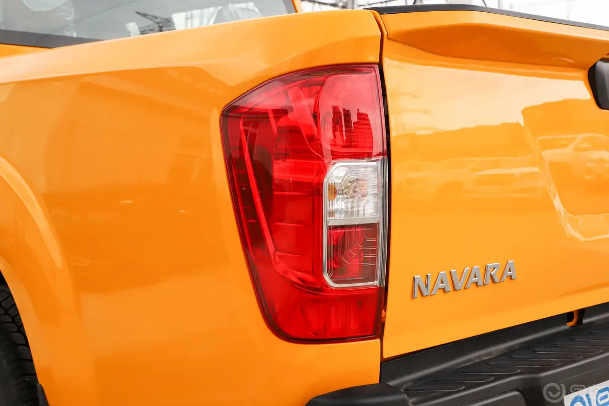 纳瓦拉改款 2.5L 手动四驱舒适型外观灯组