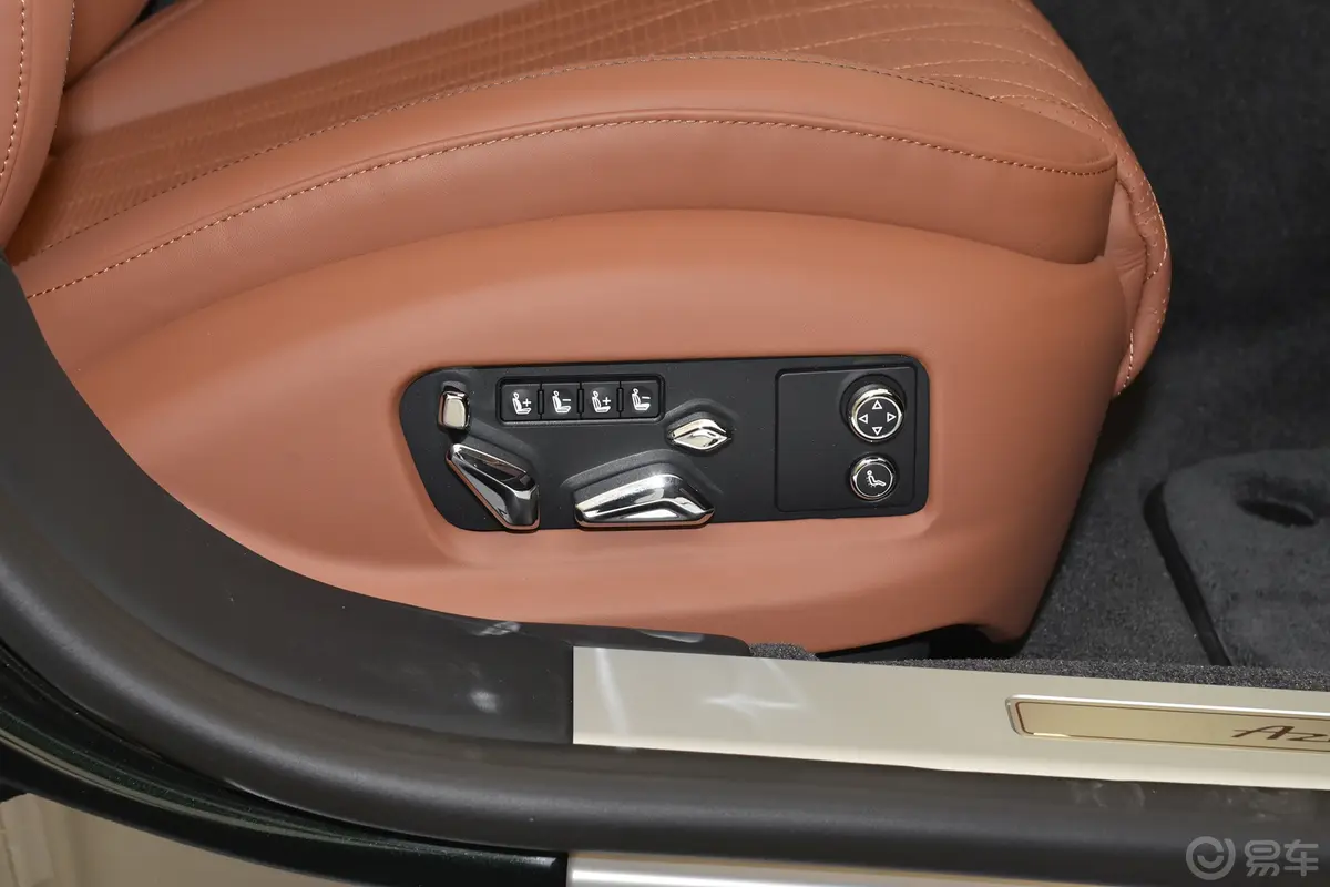 飞驰 插电混动2.9T V6 Hybrid 雅度版副驾座椅调节