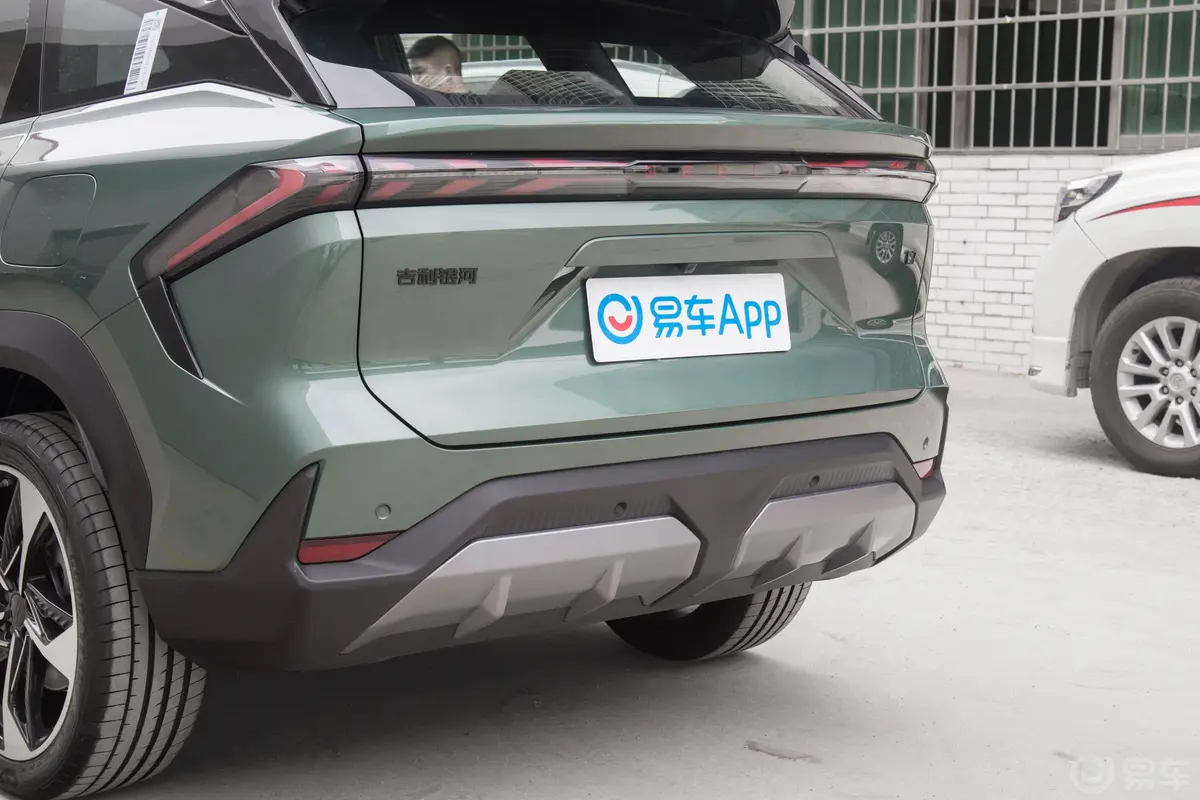 银河L7龙腾版 1.5T 115km 星舰车尾特写