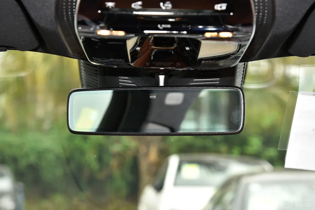 奔驰GLCGLC 300 L 4MATIC 动感型 7座内后视镜