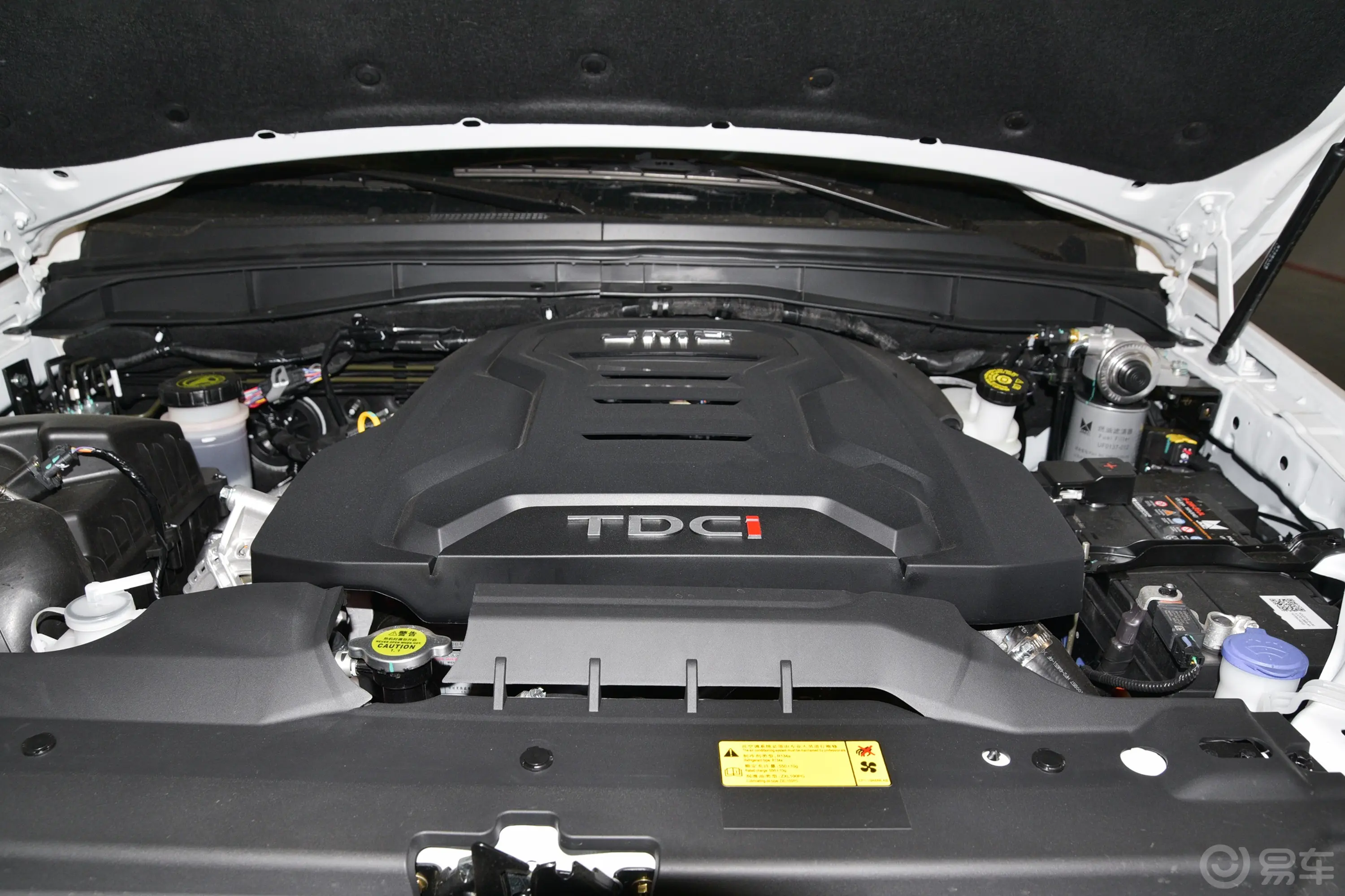 域虎72.0T 手动四驱长轴平底货箱舒享款 柴油发动机特写