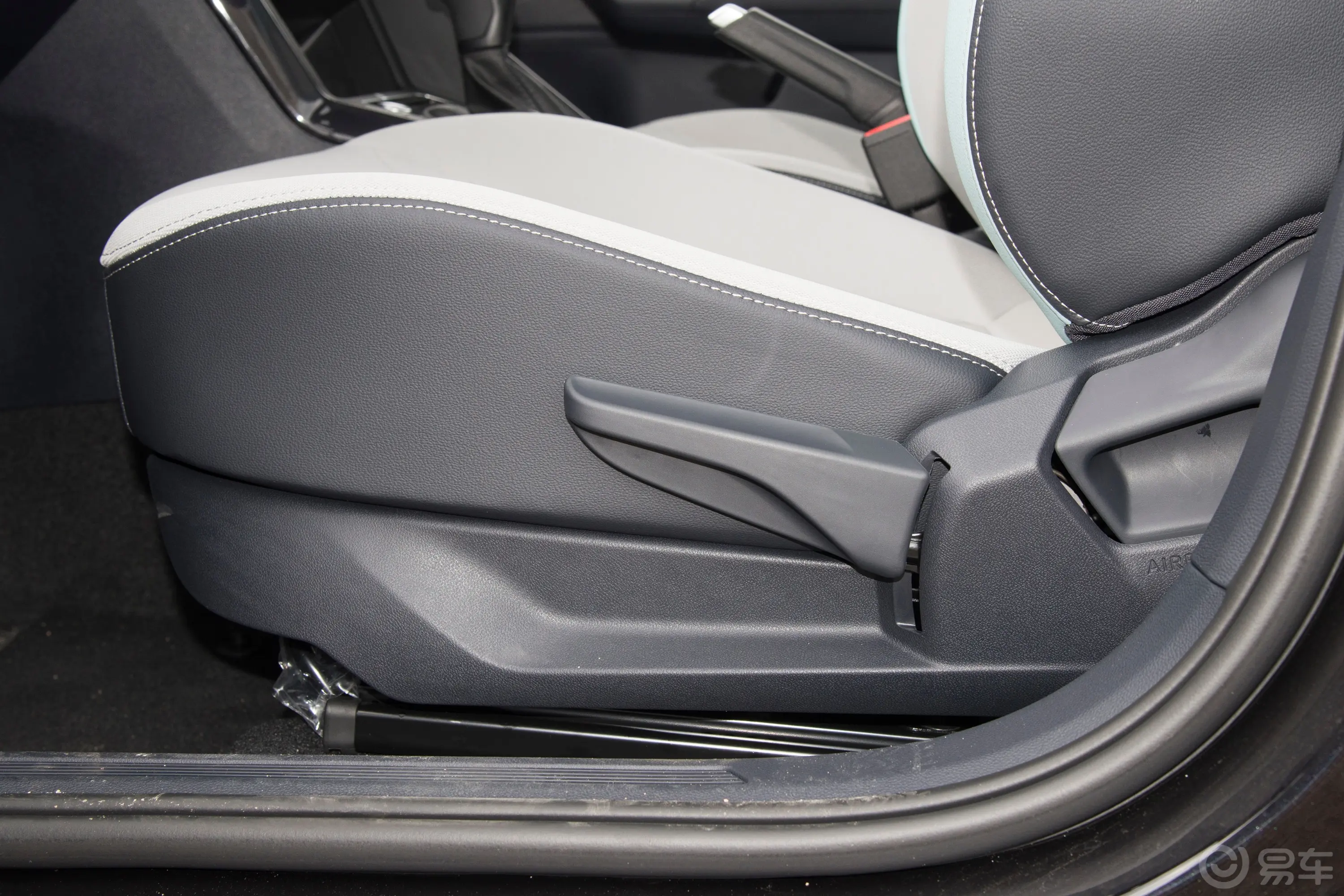 朗逸新锐 1.5L 自动出众新愿版主驾座椅调节