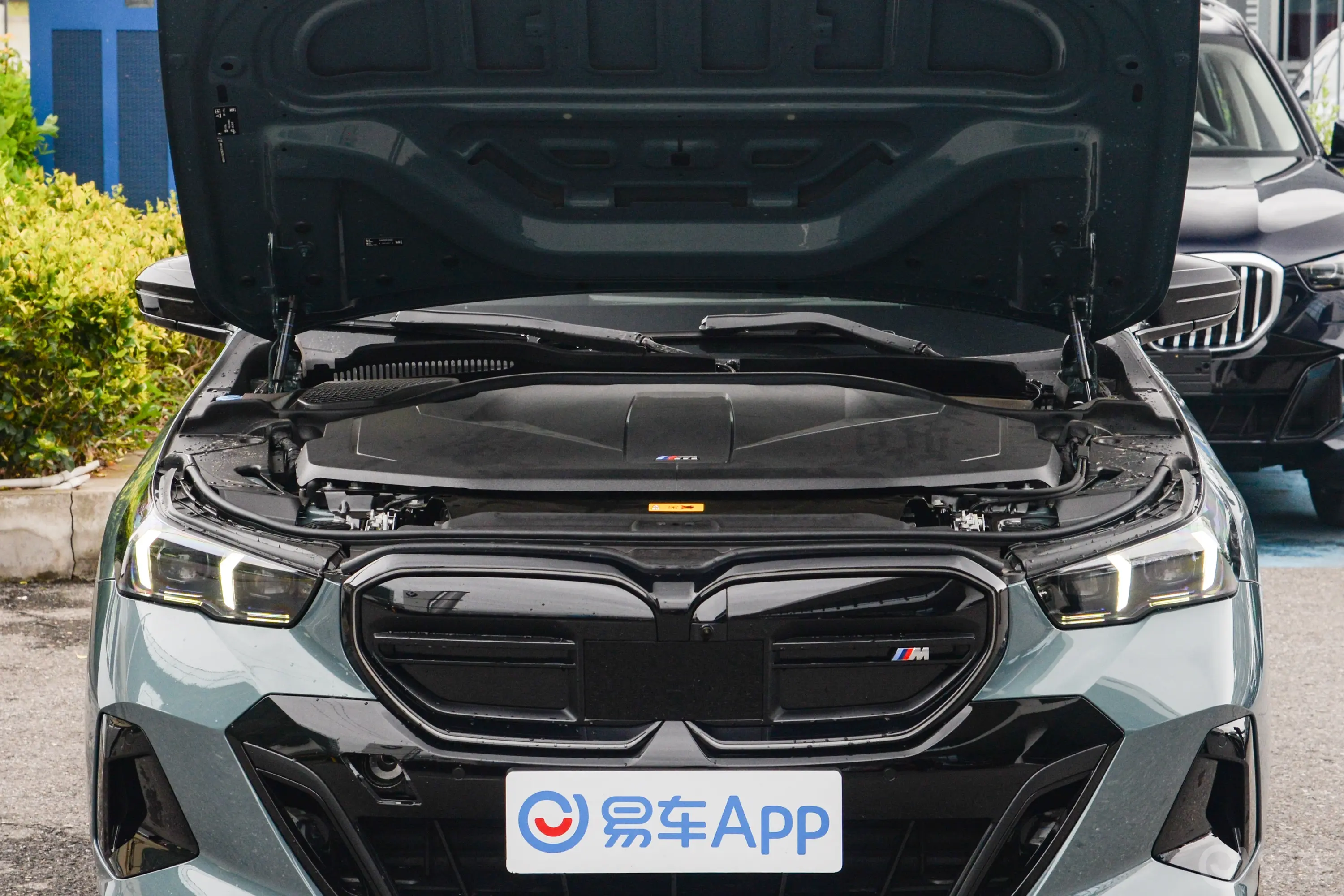 宝马i5(进口)xDrive M60发动机舱整体