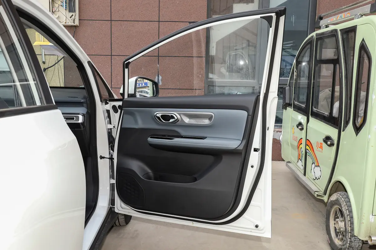 AION YPlus 610km 610 智驾版 磷酸铁锂副驾驶员车门