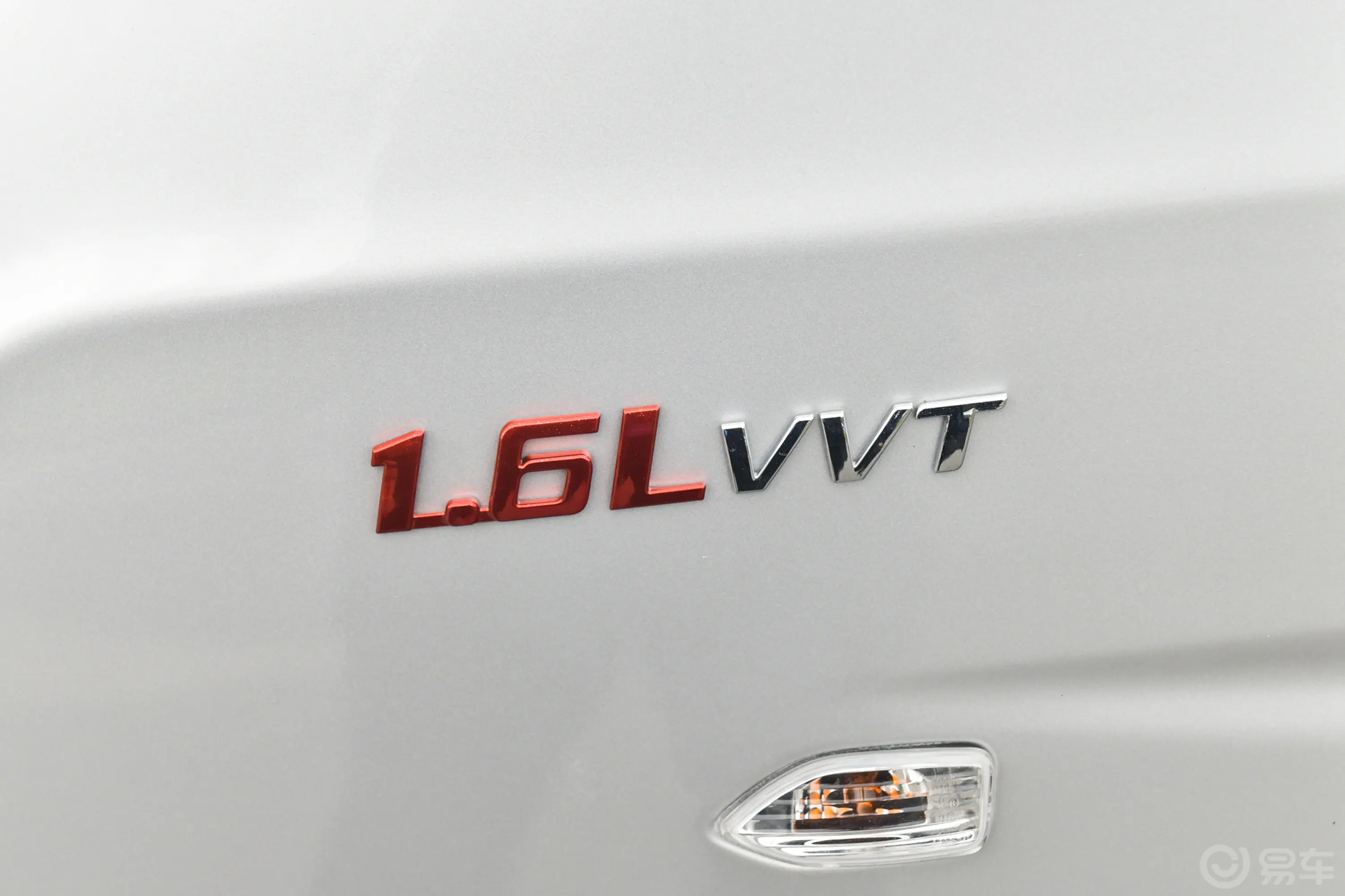 金杯T51.6L 3.4米厢式车单排后双胎标准型外观细节