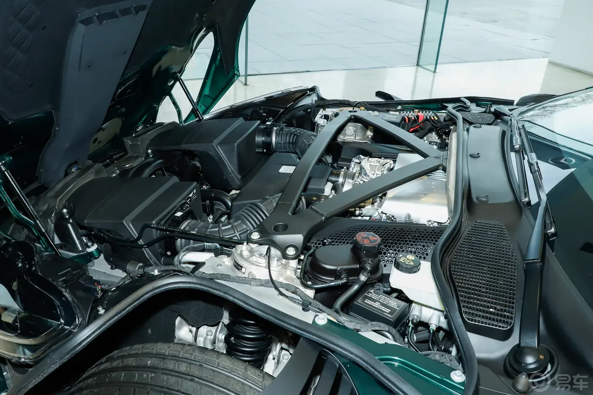 阿斯顿·马丁DB114.0T V8 Coupe动力底盘