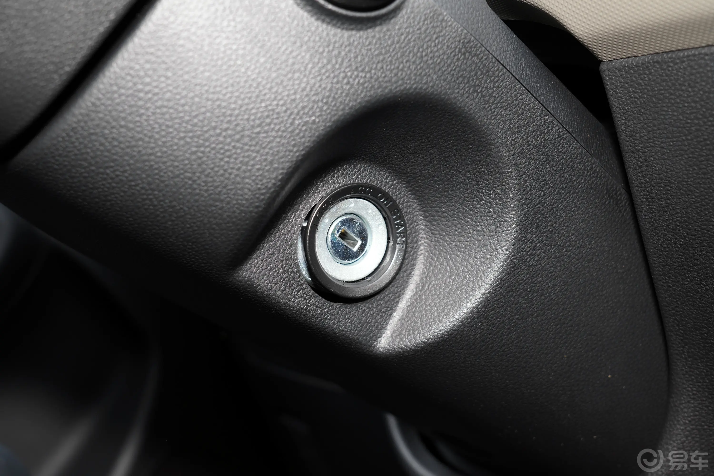 E路顺V6改款 305km 厢式车标准版钥匙孔或一键启动按键