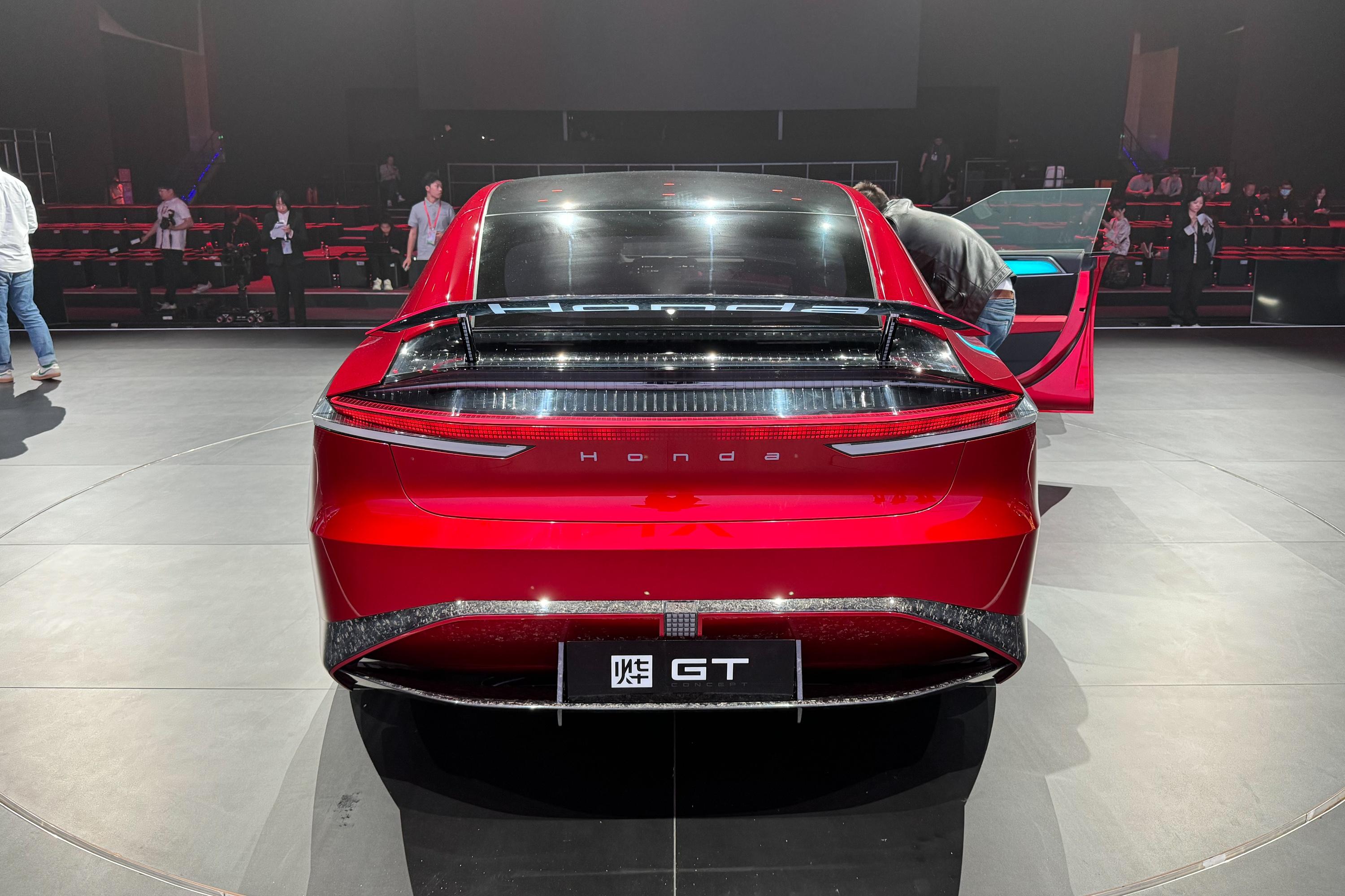 【烨GT概念车正后水平图片-汽车图片大全】-易车