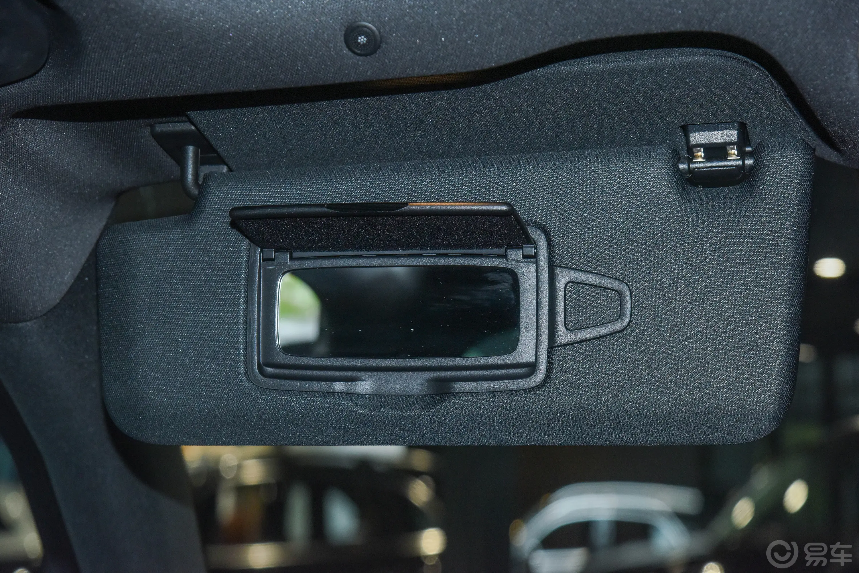 奔驰S级改款 S 400 L 商务型驾驶位遮阳板