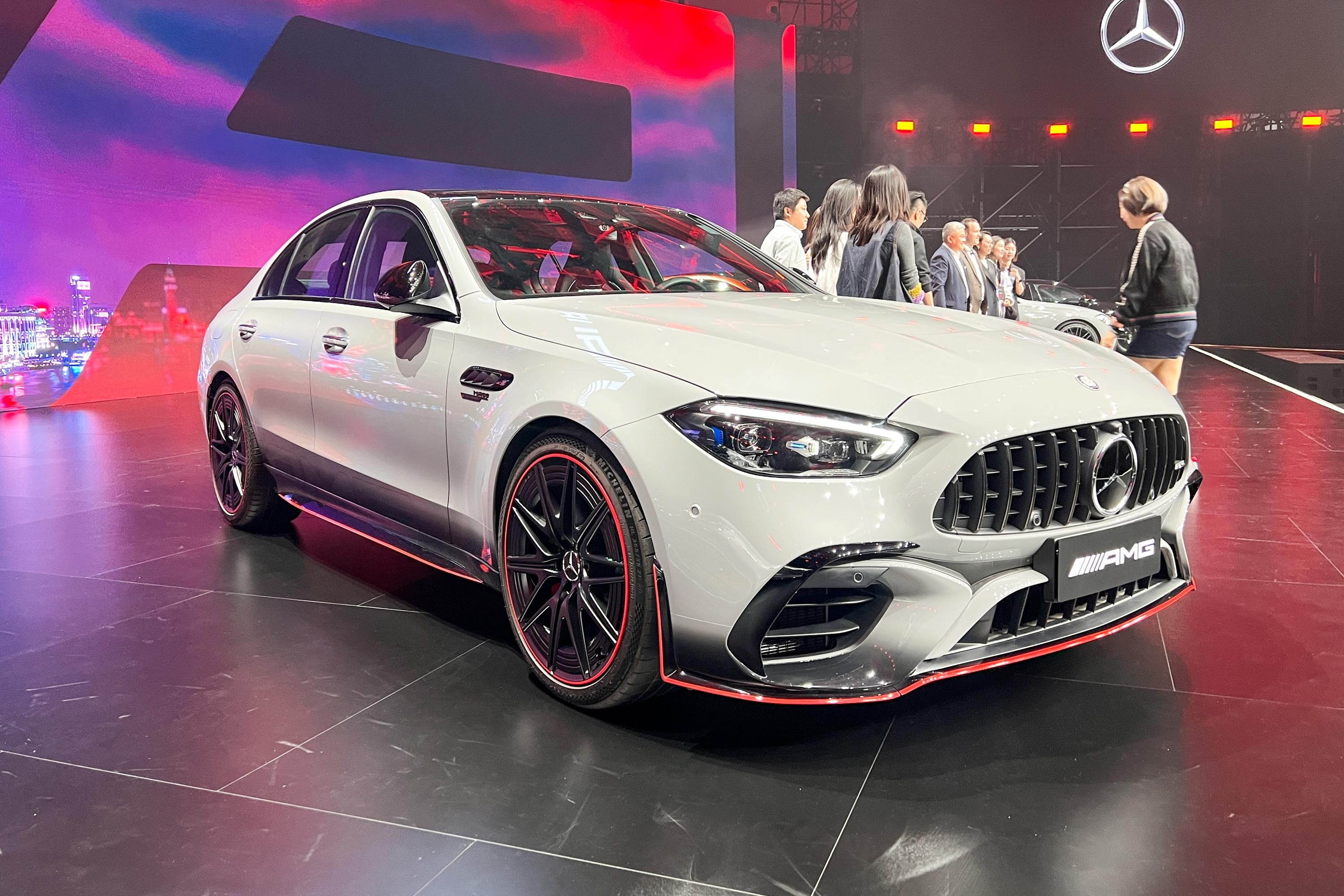 【奔驰C级 AMG 新能源AMG C 63 S E PERFORMANCE F1 特别版侧前45度车头向右水平图片-汽车图片大全】-易车