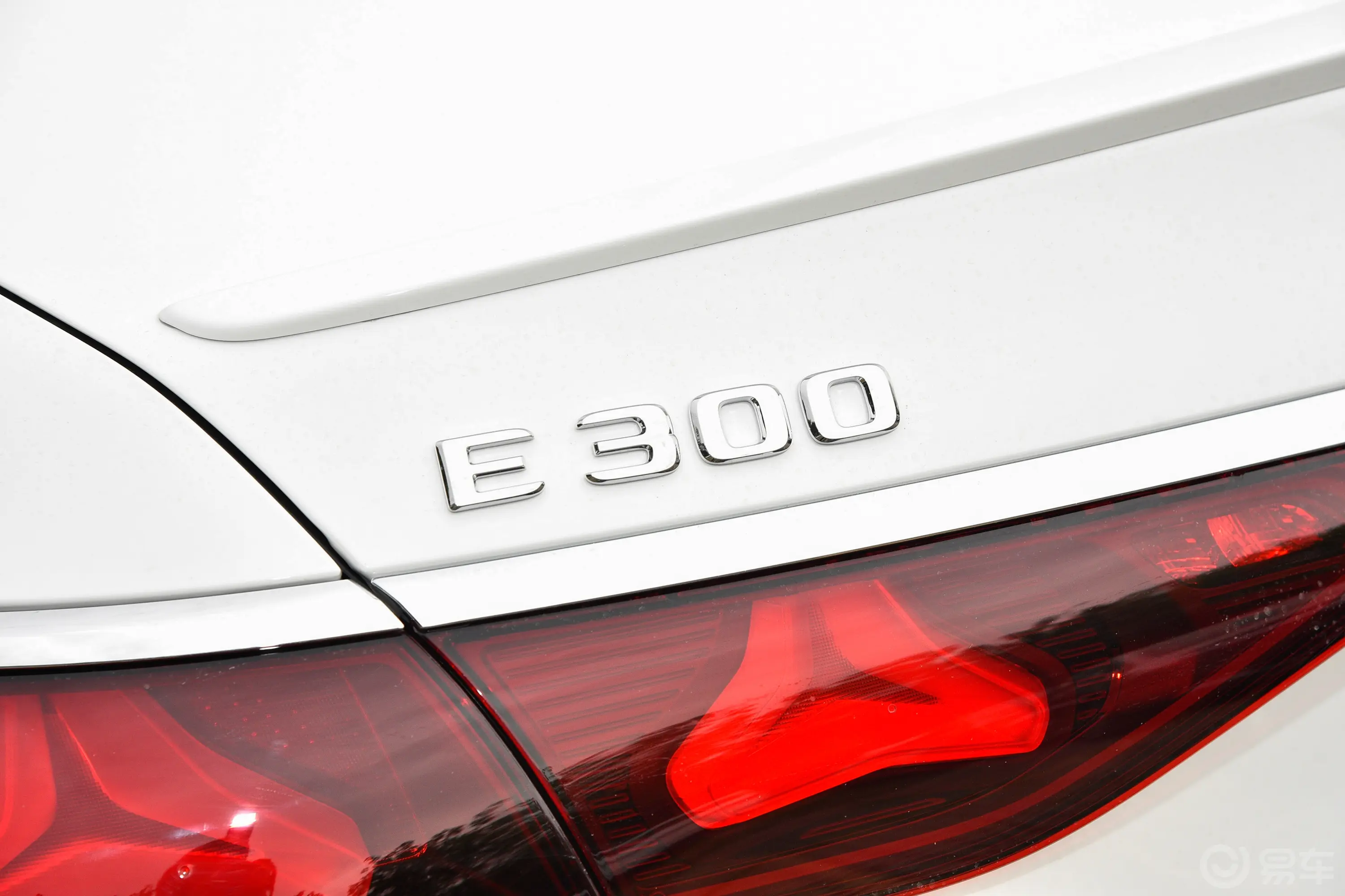 奔驰E级(进口)E 300 豪华型运动版外观细节