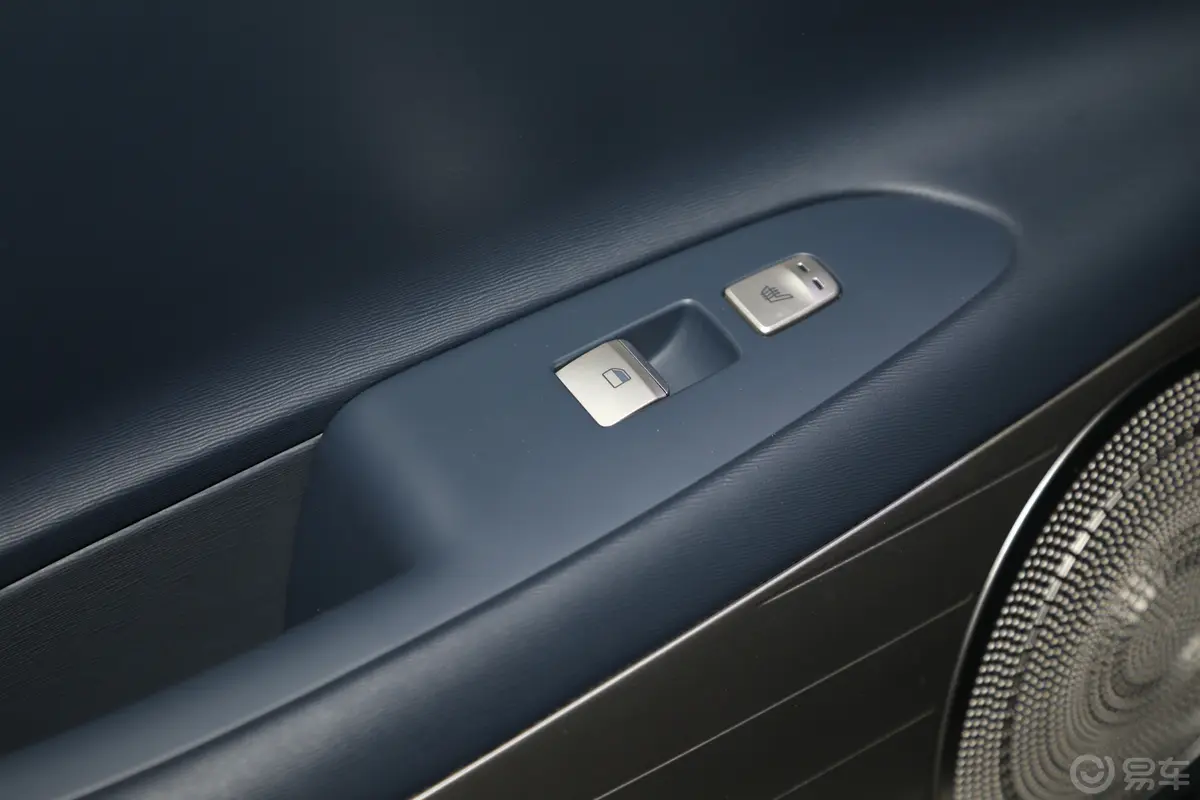 Nexo550km 标准版后排