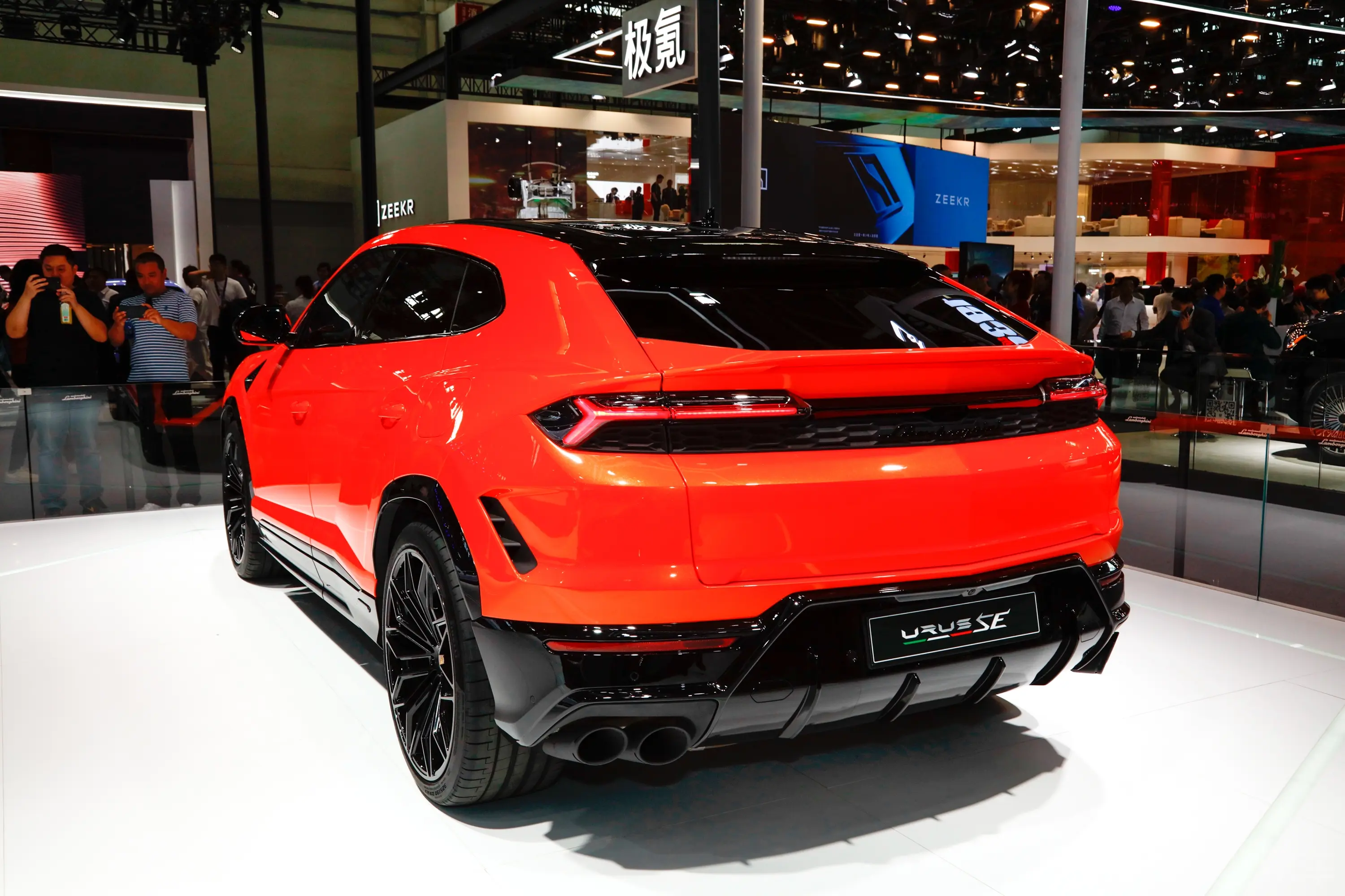 Urus SE4.0T 标准型外观