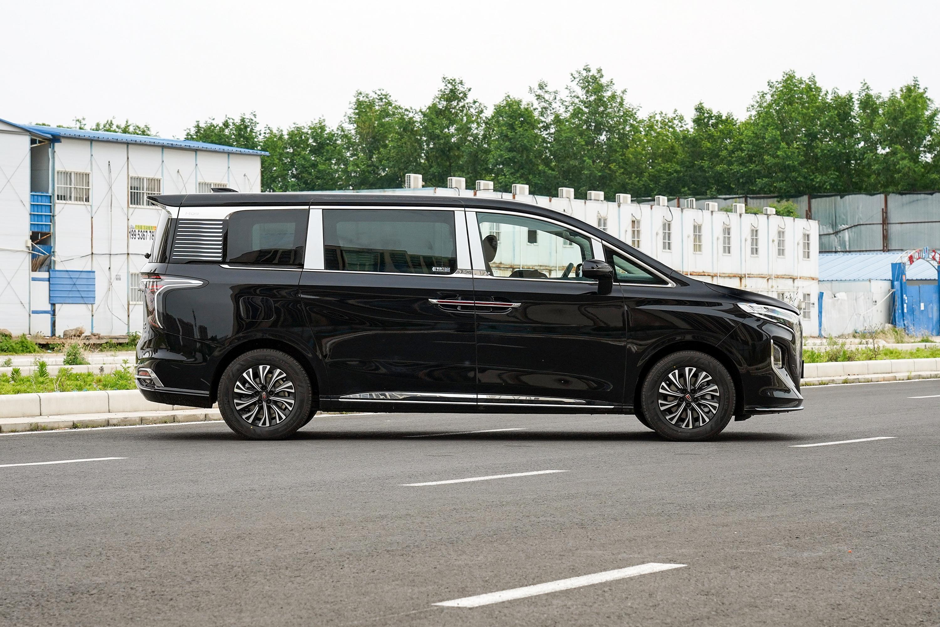 【红旗HQ9 PHEV2.0T 73km 商务版正侧车头向右水平图片-汽车图片大全】-易车