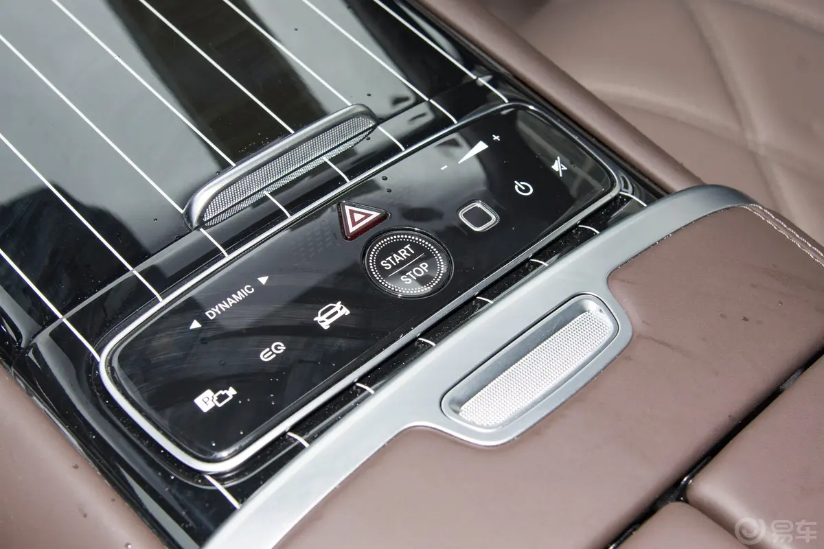 迈巴赫EQS SUV680 礼乐版钥匙孔或一键启动按键