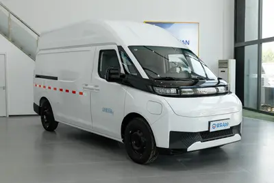 2024款 远程超级VAN 460km 中轴高顶创富版 66kWh 2/3座外观