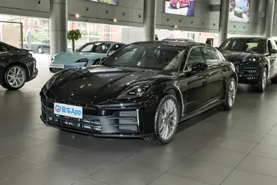 2024款 Panamera Panamera 4 行政加长版 2.9T外观