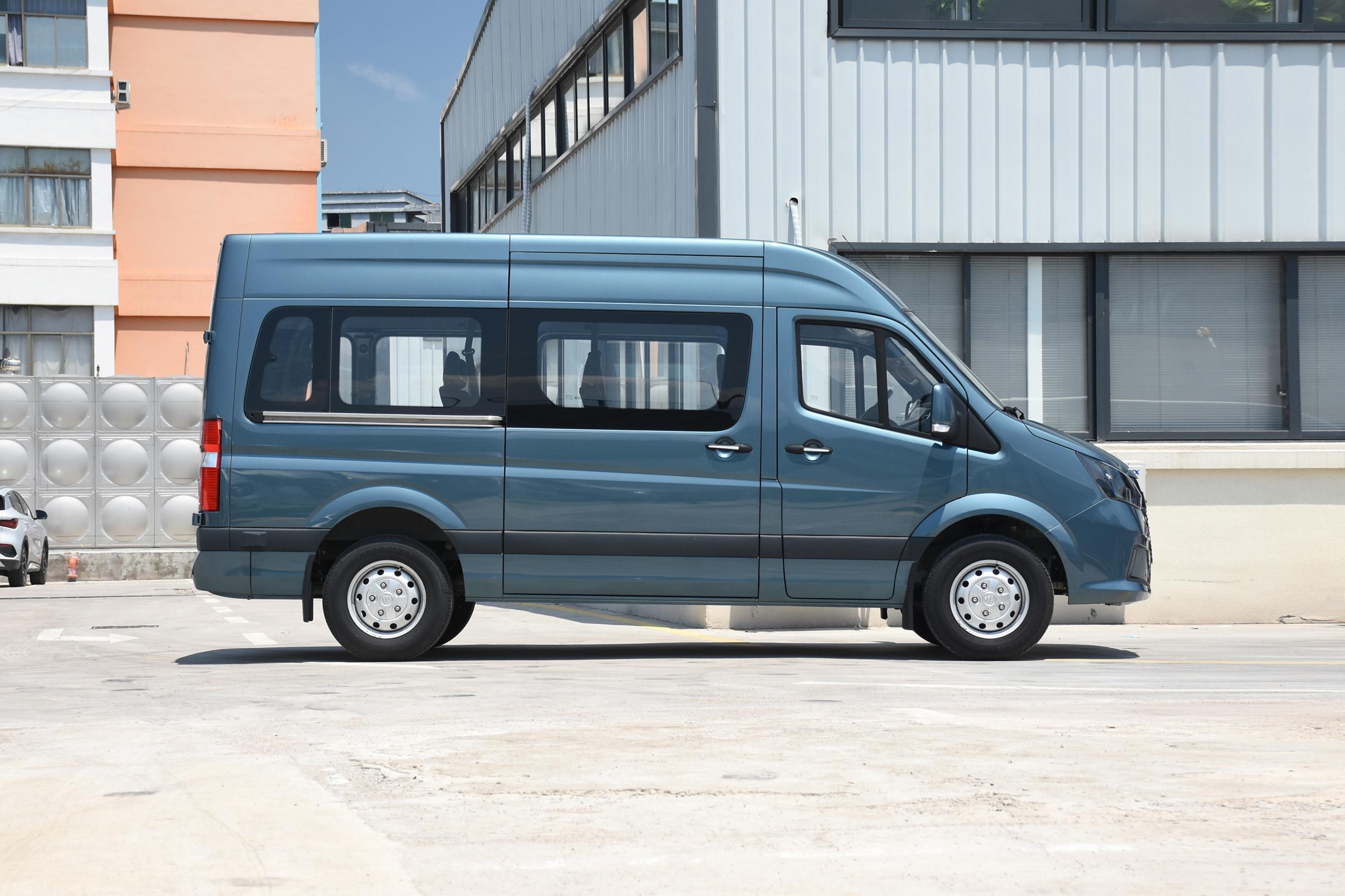 【图雅诺X8商运版多功能车 2.0T 自动长轴中顶后单胎 112kW 6/7/9座正侧车头向右水平图片-汽车图片大全】-易车