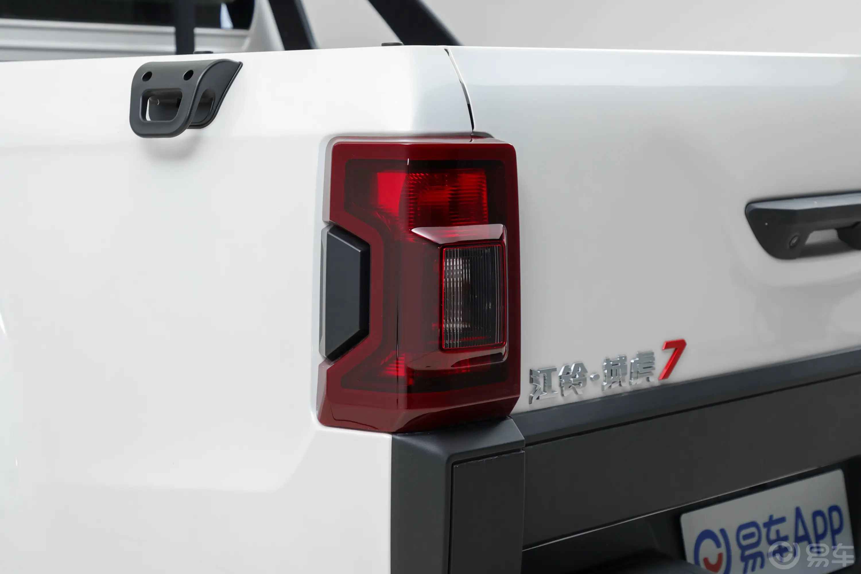 域虎72.0T 自动四驱标轴舒享款 汽油外观灯组
