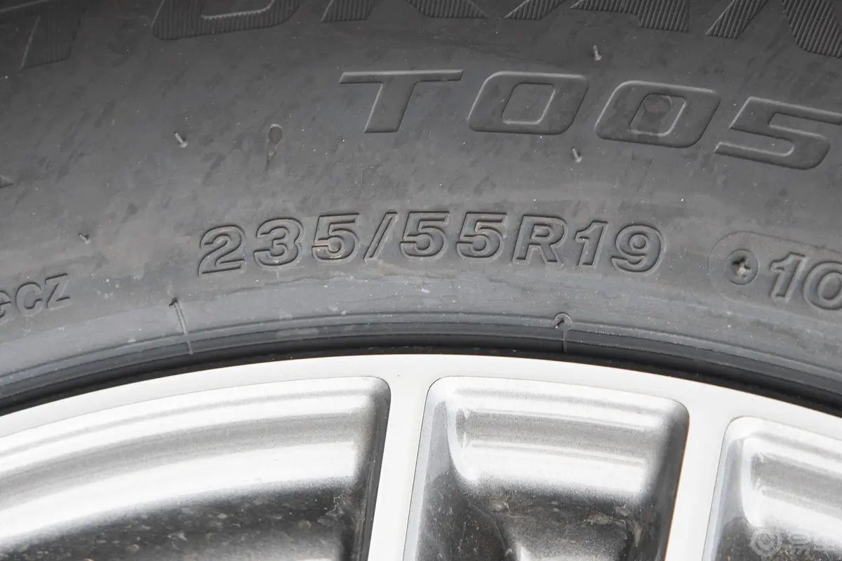 奔驰GLC改款 GLC 300 L 4MATIC 动感型 7座动力底盘