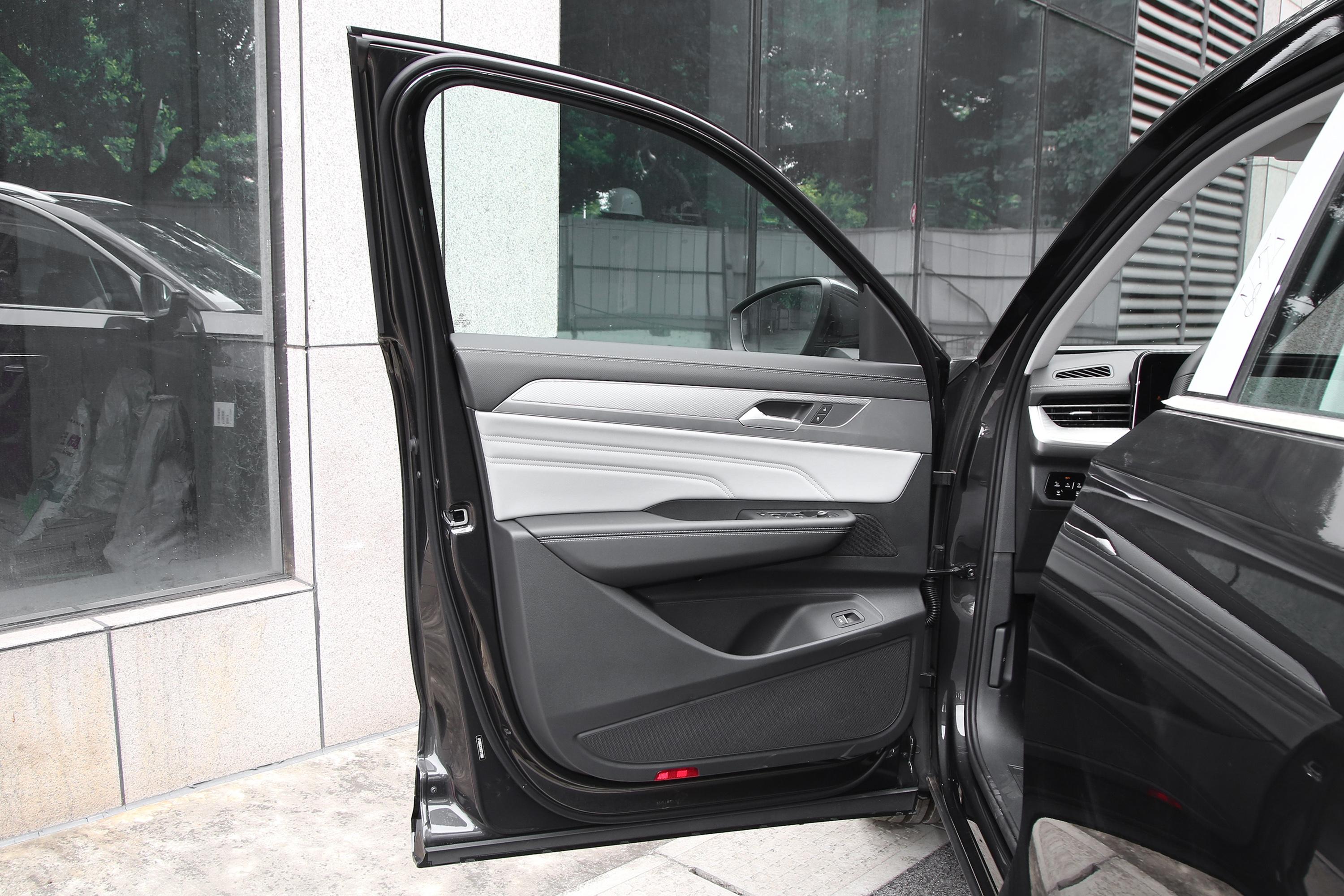 【揽巡众享款 380TSI 四驱R-Line巡礼版驾驶员侧前车门图片-汽车图片大全】-易车