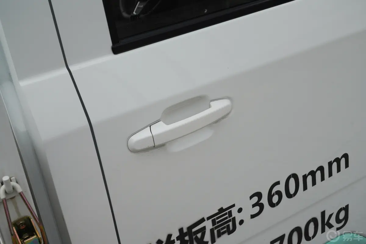 橙仕X2102km 单排栏板车外观细节