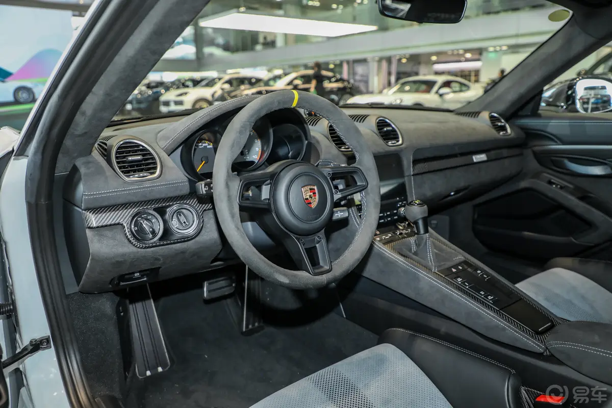 保时捷718Cayman GT4 RS 4.0L内饰全景正拍